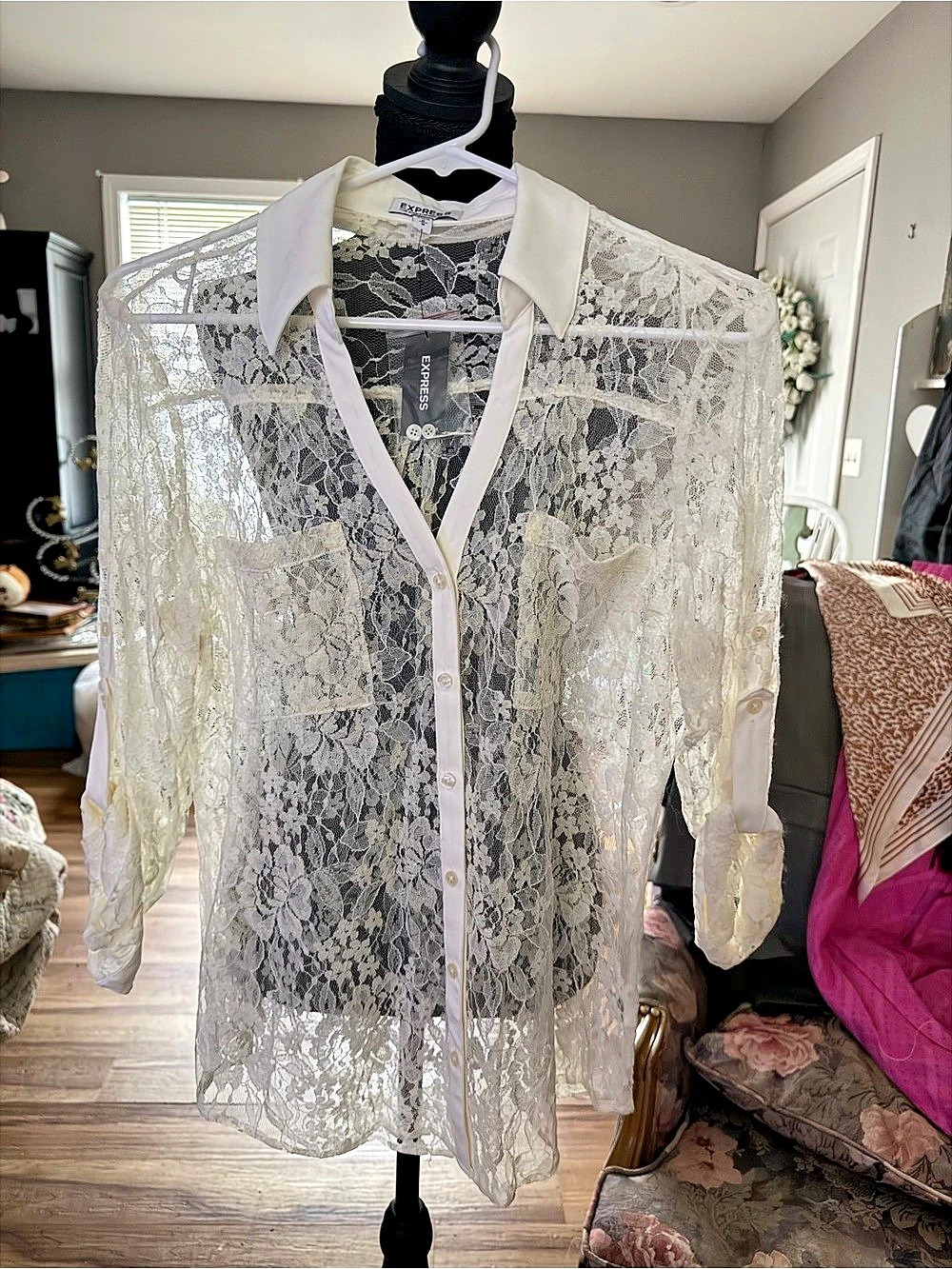 Express The Portofino Shirt Lace Blouse Floral White Medium